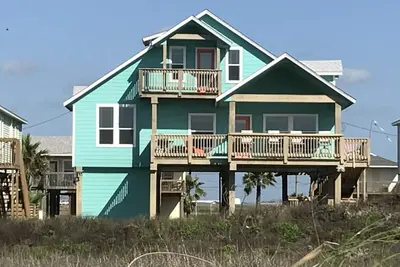 Image de Les vues Pineapple House-Beachfront, 5 chambres 3 salles de bain, 2 maîtres à Surfside.