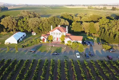 Image de Suisun Valley Inn Au Ranch Monroe. Situé à côté du comté de Napa.