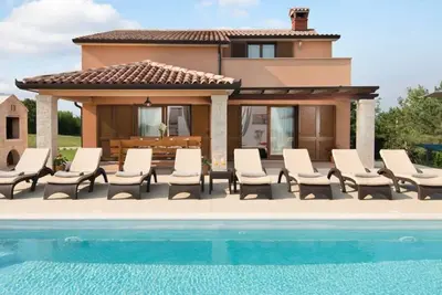 Image de Villa San Martino sur une colline en campagne avec piscine privée, 8 personnes