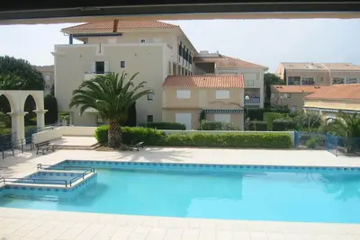 Image de mas provençal en résidence privée