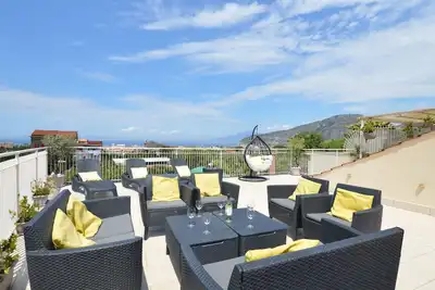 La terrasse des vacances en famille