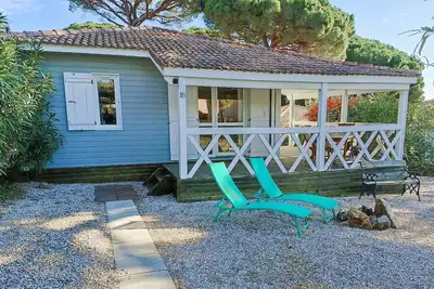 Image de Maison californienne pour 4\/6 personnes située dans un parc arboré à Gassin