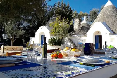 Image de Authentique Trullo du 18ème, idéal famille ou entre amis, proche mer
