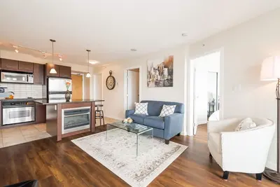 Image de Vues magnifiques! 1 chambre et boudoir avec parking (B1)