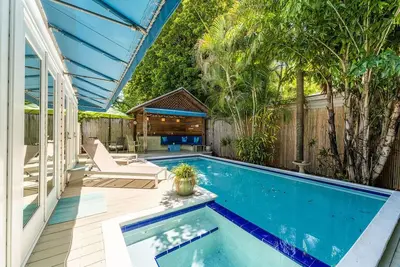 Image de Bottom's Up Bungalow