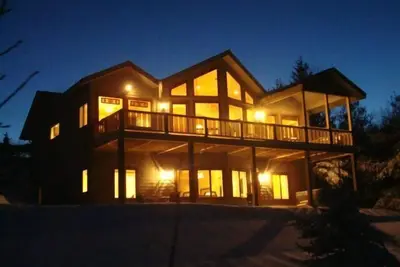 Image de Aspen Memories - Vues superbes sur la montagne, bain à remous, table de billard, très bien situé!