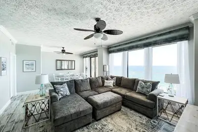 Image de Gulfcrest 2 Bdrm - Gulfront; Mis à jour; Beach Svc; Téléviseurs à écran plat; Super propre