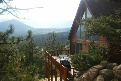 Image de Superbe vue sur les montagnes Rocheuses - Chalet du Mont Blanc lic # 3180-P