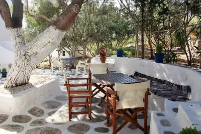 Image de Appartement pour 4 personnes, beau jardin, à 50 mètres de la plage.