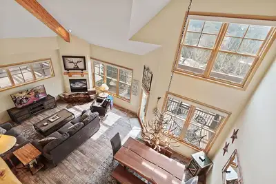 Situé au coeur de Breckenridge! Magnifiquement décoré, une vue imprenable!