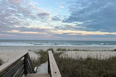 Image de Presque Heaven Oceanfront B Grande plage et jetée Wifi gratuit Animaux acceptés