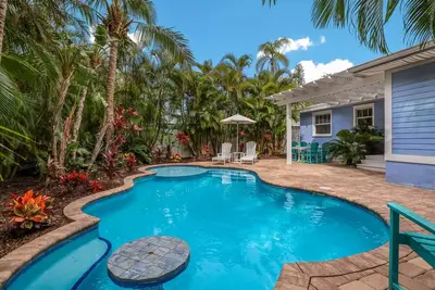 Image de Bean Point Beach Cottage: Beautiful North End Private Pool Home Près de la baie et de la plage!