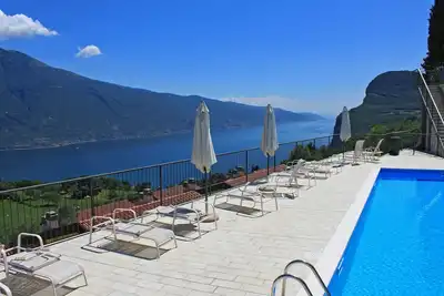 La Quiete 58 Lake view Apartment