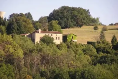 Image de Périgord noir, demeure de charme avec piscine privée dans propriété
