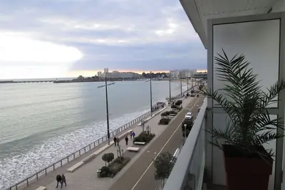 Image de Appartement 2 chambres face plage avec parking, 3 étoiles