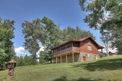 Image de À partir de 73 $ la nuit! ! Pigeon Forge, bain à remous, jacuzzi, cheminée