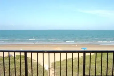 Image de 2br \/ 2ba Condo sur la plage avec vue sur la plage dans chaque chambre