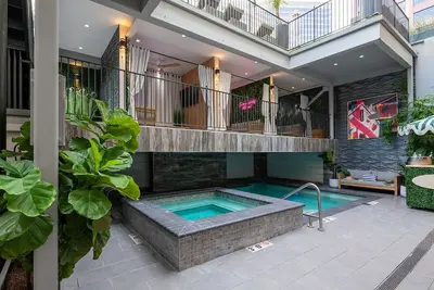 Image de Condo de luxe avec balcon privé ����� quelques pas du quartier français