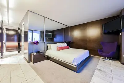 Image de 2bd / 2. 5ba Conjoined-Suite Panoramic Strip Vues 3 balcons