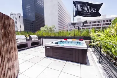 Image de Situé au centre de luxe 4 chambres / 4 salles de bain Condo