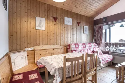 Image de Charmant 2 pièces avec cheminée, proche des pistes et commerces, garage inclus!