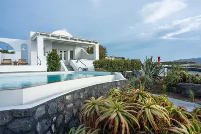 Image de Villa Diamond avec Spa Privé - Santorin