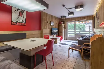 Image de Appartement Confortable au Coeur du Village, Proche des Pistes avec Terrasse et Garage