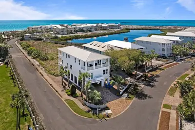 Image de Le Lonestar Sandcastle - Downtown Destin! Vue sur le golfe! Service de plage gratuit! Bassin!