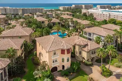 Image de Emerald Palazzo - East Destin! Community Pool! Jacuzzi! Étapes à la plage!