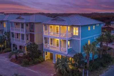 Image de Driftwood Dreamin - Plage de Miramar! Vue sur le golfe! Piscine privée chauff��e! Réservez aujourd'hui!