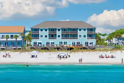 Image de Heureux - Laguna Beach! Gulf Front! Piscine communautaire! Vendu rapidement! Reserve maintenant!