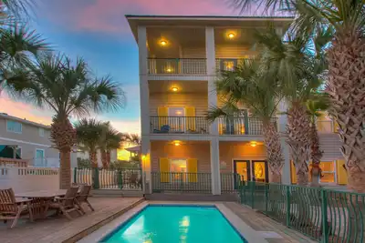 Image de Coco Hut - Miramar Beach! Piscine priv��e! Animaux accept�������������������������������������������s! Service de plage gratuit!