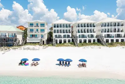 Image de Seaduction - Frangista Beach! Gulf Front! 2 piscines! Service de plage gratuit! Reserve maintenant!