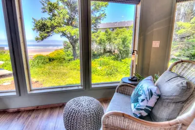 Image de Studio romantique avec vue sur la mer Ă Yachats! Nuit Gratuite!