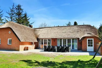 Image de Maison de vacances pour 12 a Ulfborg-By Traum