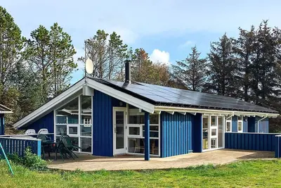 Image de Oasis isolé avec piscine -- By Traum Ferienwohnungen