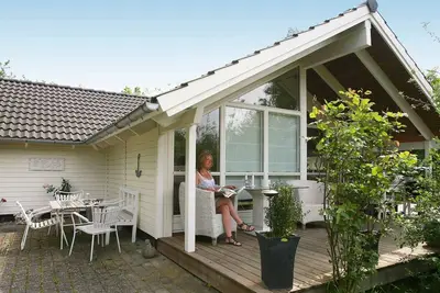 Image de Maison de vacances pour 6 a Dronningmølle-By Traum