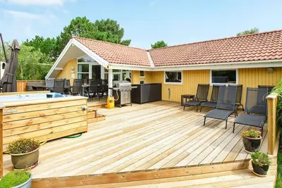 Image de Maison de vacances pour 10 a Væggerløse-By Traum