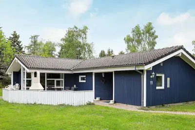 Image de Maison de vacances pour 12 a Væggerløse-By Traum