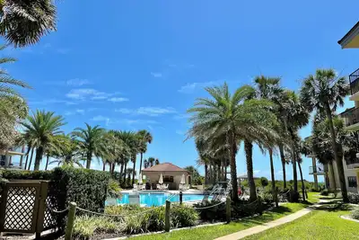 Image de Magnifique condo vue sur l'océan classé Gold avec accès facile à la piscine et à la plage!