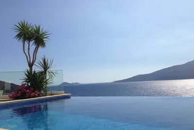 Superbe villa de luxe, superbe vue mer toutes les chambres.