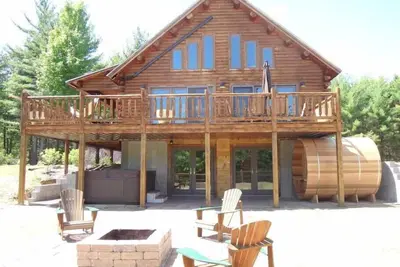 Image de Grand Pines Lodge, vues à couper le souffle, près de Whiteface et de Lake Placid, visite 3d \/ Vr
