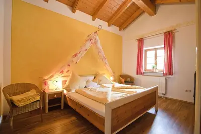 Image de Ferienwohnung \"Birne\" 55 qm bis 2 Personen, 2. Obergeschoss, 1 separates Schlafzimmer, Südbalkon.
