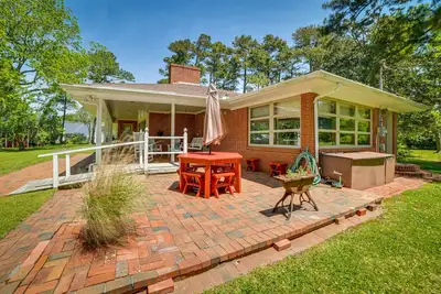 Image de Nouveau! Maison de style des années 1950 w \/ Dock sur Newport River!