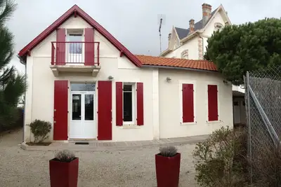 Image de Royan: Jolie villa à Pontaillac. Typiquement royannaise, entièrement rénovée.