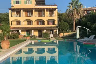 Image de Charmante grande villa, près du centre et de la plage, superbe vue, 10- 20 pers