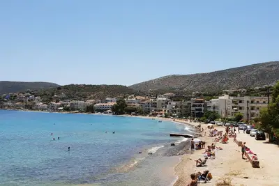 Image de Appartement près de la mer à l'emplacement \"Kalos Gialos\" de la baie de Porto Rafti.
