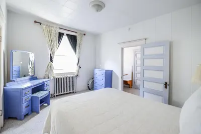Image de Historic 1 Bedroom Apartment Downtown Près de Shopping Restaurants & SeaLife Centre