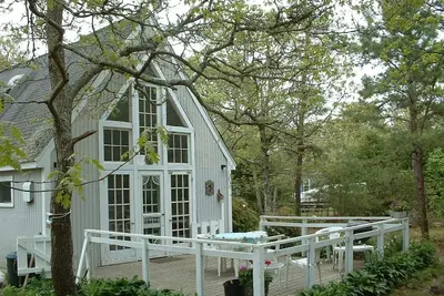 Image de Chappy Summer Cabin!