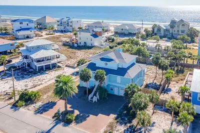 Image de Feeling Beachy dans cette maison spectaculaire avec vue sur le golfe! Animaux acceptés.